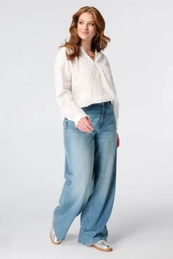 Blouse avec broderies