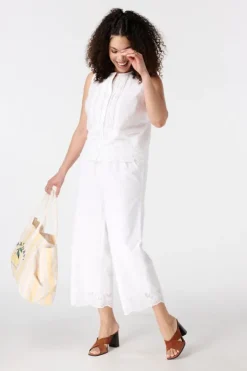 Blouse sans manches avec broderie