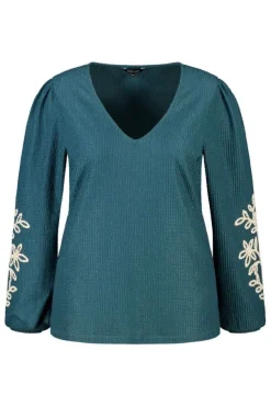 Haut avec broderie