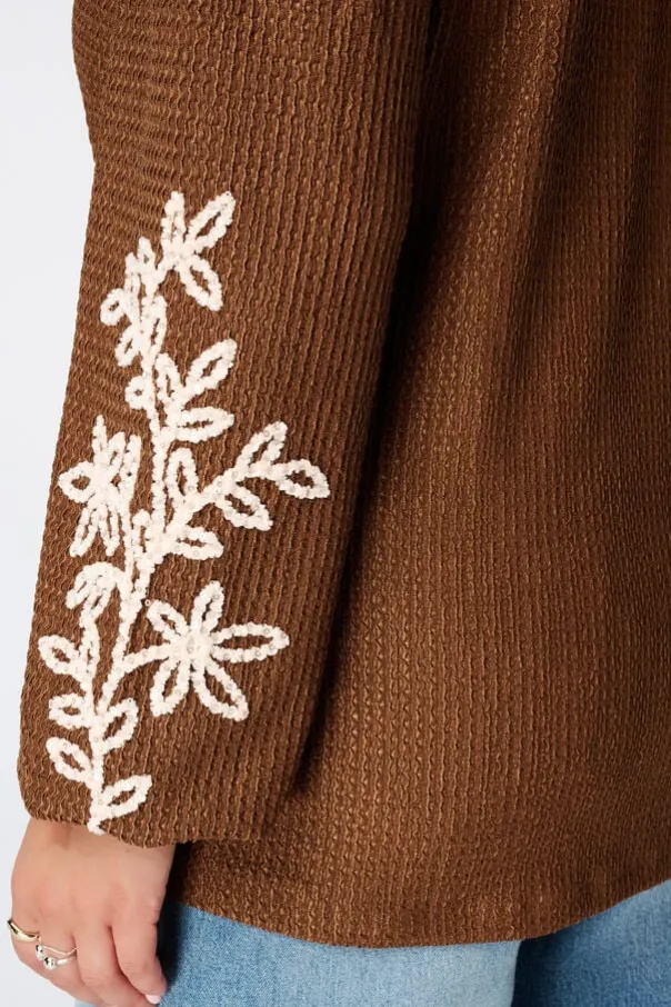 Haut avec broderie