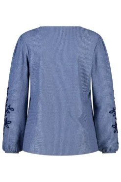 Haut avec broderie