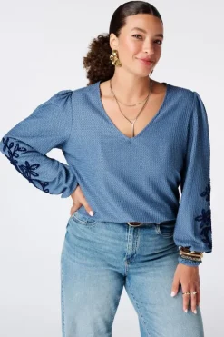 Haut avec broderie