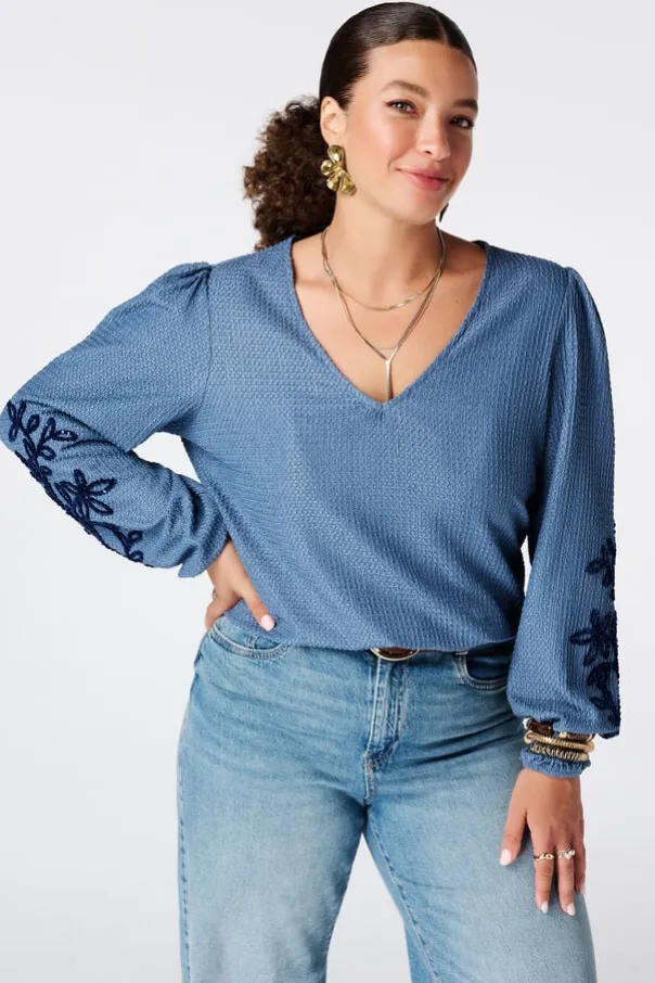 Haut avec broderie