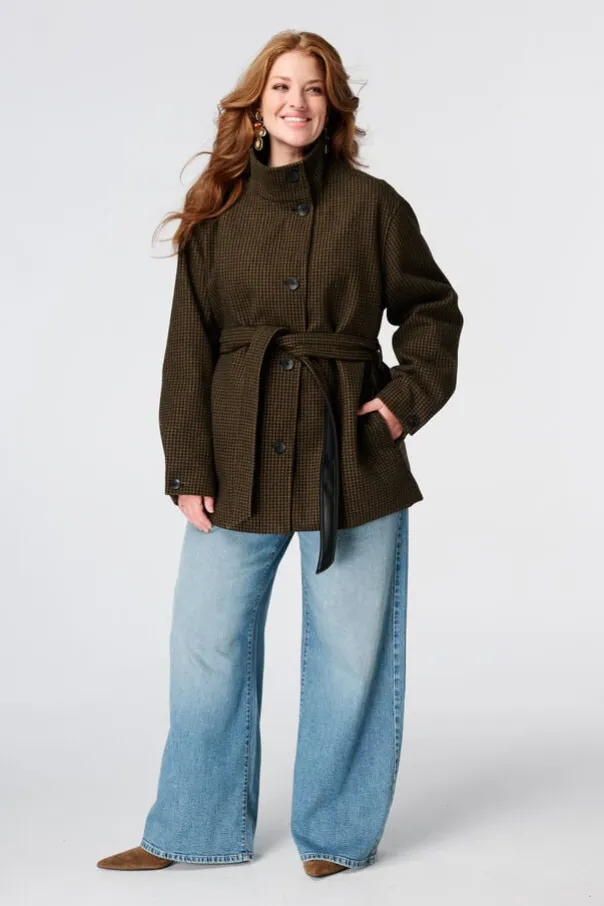 Manteau à carreaux avec col montant