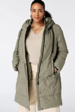 Manteau long matelassé avec capuche