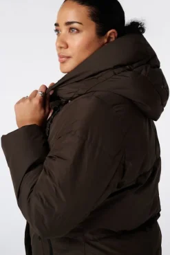 Manteau long matelassé avec capuche