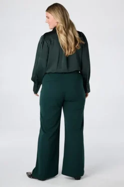Pantalon droit avec ceinture