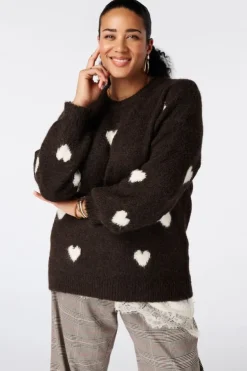 Pull à motif cœurs