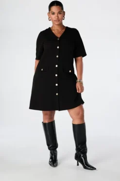 Robe à fermeture boutonnée