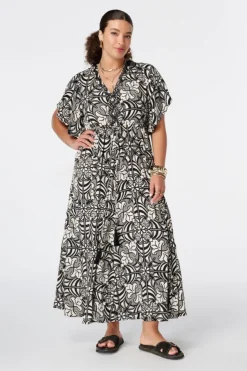 Robe maxi à manches papillon