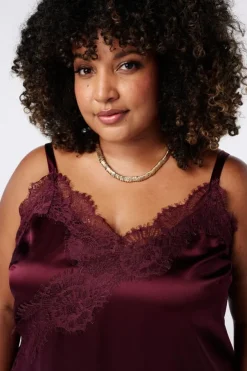 Top asymétrique avec dentelle