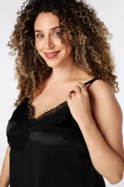 Top asymétrique avec dentelle