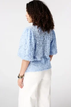 Top avec fleurs 3D