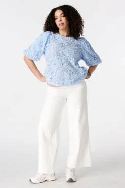 Top avec fleurs 3D