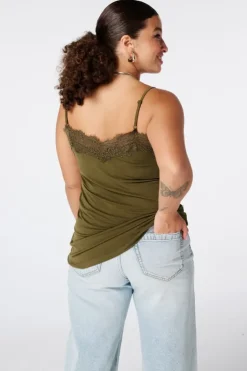 Top longue avec dentelle