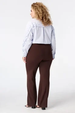 Tregging avec boutons fantaisie