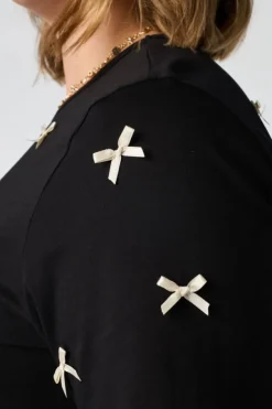 T shirt avec nœuds en satin