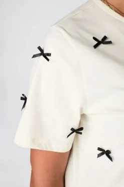 T shirt avec nœuds en satin