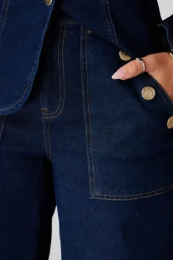 Wide leg jean avec boutons décoratifs
